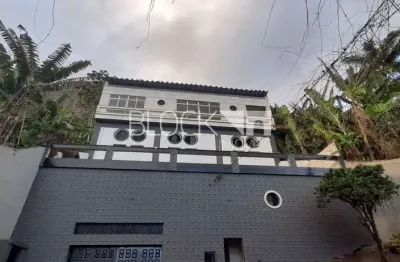 Vargem pequena | casa de rua 5 quartos, sendo 2 suites