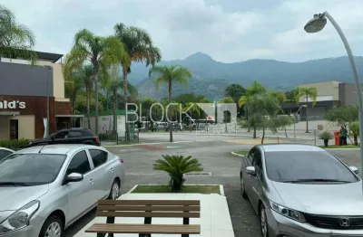 Ponto comercial para alugar na Estrada dos Bandeirantes, --, Camorim, Rio de Janeiro