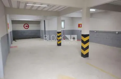 Barracão / Galpão / Depósito para alugar na Rua dos Guimarães, --, Guaratiba, Rio de Janeiro