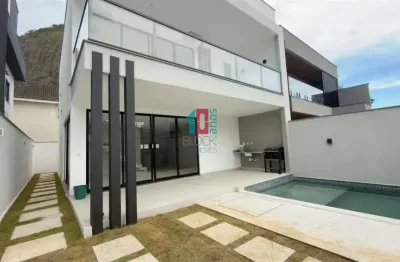 Vargem Pequena | Casa de Condomínio 4 quartos, sendo 4 suites