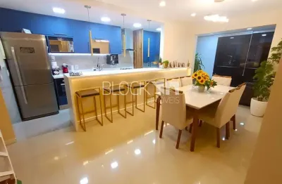 Cobertura com 3 quartos sendo 2 suítes com excelente infraestrutura