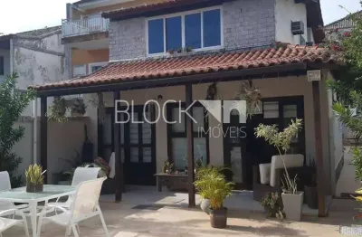 Recreio dos bandeirantes | casa de condomínio 4 quartos, sendo 1 suite