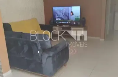 Apartamento com 3 quartos para alugar na Rua das Azaléas, --, Vila Valqueire, Rio de Janeiro