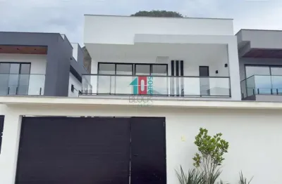 Vargem Pequena | Casa de Condomínio 4 quartos, sendo 4 suites