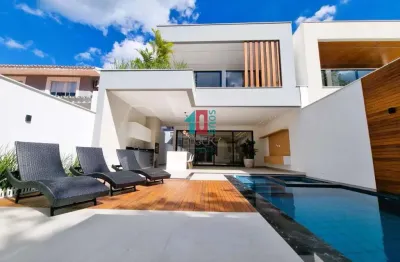 Barra da Tijuca | Casa de Condomínio 4 quartos, sendo 4 suites