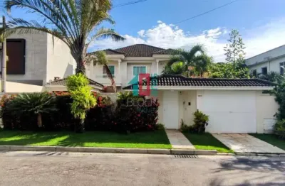 Vargem Pequena | Casa de Condomínio 4 quartos, sendo 4 suites