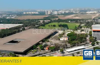 Barracão / Galpão / Depósito para alugar na Estrada dos Bandeirantes, --, Taquara, Rio de Janeiro