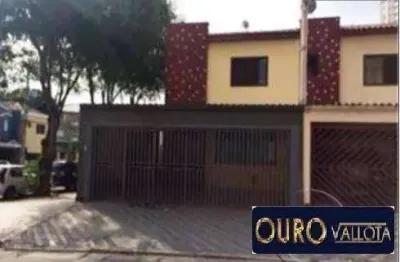 Sobrado òtimo estado  com 141m² geminado de esquina com 3 suítes, sala ampla.