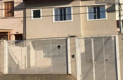 Maravilhosa casa,3 dormitórios, 1 suite, 2 salas, 2wcs, 2 vagas.