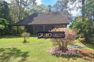 Sobrado em atibaia com 5 dormitórios, churrasqueira e 300m² de área construída