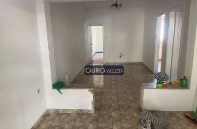 Terreno a venda com 4 casas e 5 vagas de garagem, localizado na vila bertioga.