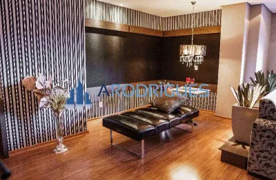Imperdível: apartamento de luxo no centro de gramado-rs, 4 quartos, 4 suítes, 2 salas, 2 vagas de garagem, 250m².