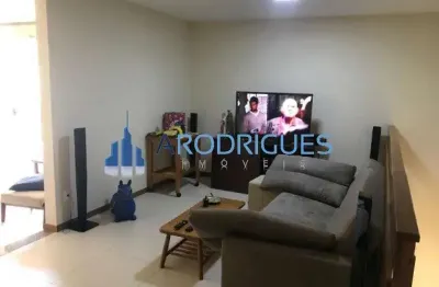 Vilage solaris imbassaí, 4/4, sendo uma suíte, porteira fechada, ótima localização!