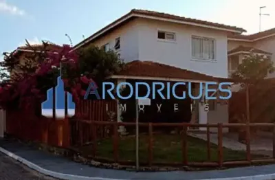 Oportunidade de casa à venda mobiliada e decorada no condomínio garden club 4/4, 3 suíte e área gourmet!