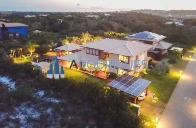 Casa belíssima à venda em praia do forte - 5/4, sendo 5 suítes, toda mobiliada e decorada!