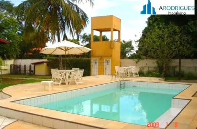 Casa em condomínio fechado,  5 /4 sendo 03 suítes, lauro de freitas