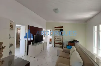 Casa  em condomínio exclusivo em piatã, salvador-ba: 4 quartos, 3 suítes, 3 salas, 3 vagas, 230m².