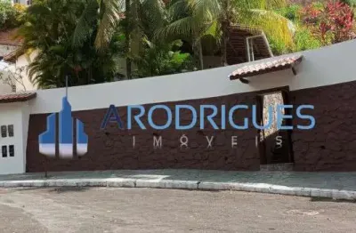 Excelente oportunidade de casa em condomínio com 2 quartos, 1 suíte, 1 sala, 2 banheiros, 3 vagas de garagem em itapuã, salvador-ba! não perca!