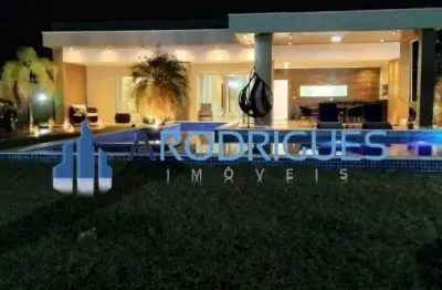 Casa de Luxo em Guarajuba: Venda e Aluguel, 3 Quartos, 3 Suítes, 2 Salas, 4 Banheiros, 8 Vagas, 1.000m² - Oportunidade Imperdível!