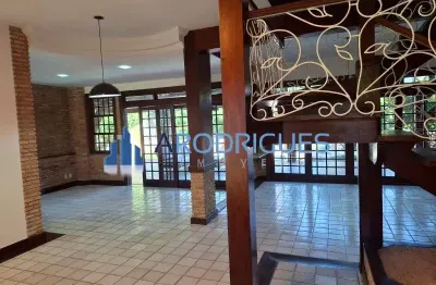 Piatã casa duplex venda e locação excelente localização: 5 quartos, 5 suítes, 3 salas, 6 banheiros, 2 vagas, 450 m².