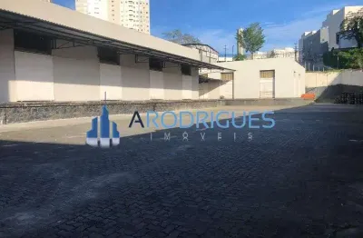 Galpão venda e locação no porto seco pirajá: espaço amplo e bem localizado com 2 salas, 3 banheiros e 8 vagas de garagem!