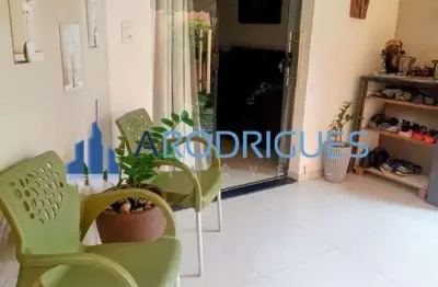 Casa Duplex à Venda em Pituaçu  2 quartos  1 suíte  1 sala  3 banheiros  1 vaga  90 m²  200m da Praia  Salvador-BA