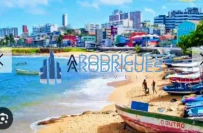 Ponto Comercial à Venda no Rio Vermelho: 3 salas, 3 banheiros, 3 vagas de garagem, 487,00 m² de área. Frente de Rua a Passos da Praia.