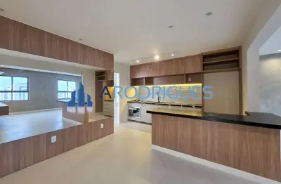 Apartamento à Venda na Pituba Poente: 3 Quartos, 1 Suite, 116m², 2 Vagas - Excelente Ventilação e Finamente Reformado