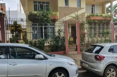 Sobrado à venda em maringá, zona 08, com 4 quartos, com 649 m²