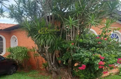 Excelente casa padrão em terreno co topografia totalmente plana.