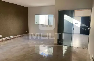Casa com 3 quartos à venda no Jardim Europa, Uberlândia 