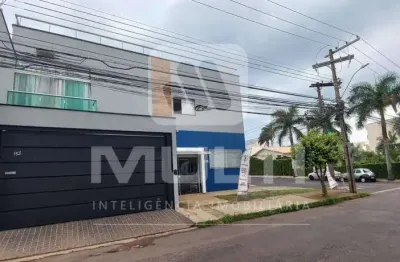 Apartamento com 4 quartos para alugar no Jardim Finotti, Uberlândia 