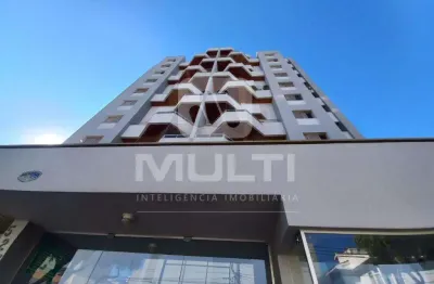 Apartamento com 4 quartos para alugar no Osvaldo Rezende, Uberlândia 