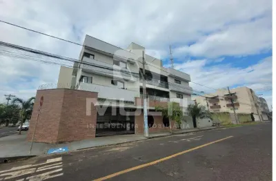 Apartamento com 3 quartos para alugar no Umuarama, Uberlândia 