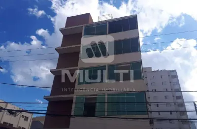 Apartamento com 3 quartos para alugar no Santa Maria, Uberlândia 