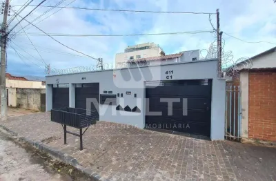 Casa com 3 quartos para alugar no Martins, Uberlândia 