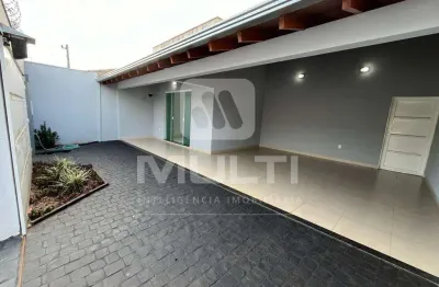 Casa com 3 quartos para alugar no Jardim Europa, Uberlândia 