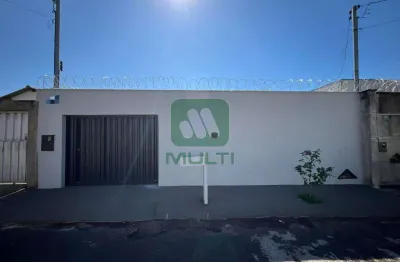 Casa com 3 quartos para alugar no Luizote de Freitas, Uberlândia 