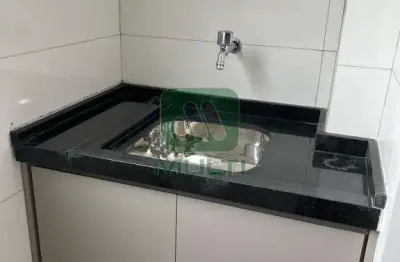 Apartamento com 3 quartos para alugar no Lidice, Uberlândia 