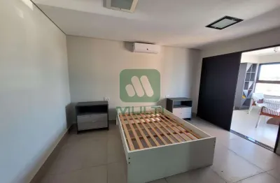 Cobertura com 3 quartos para alugar no Umuarama, Uberlândia 