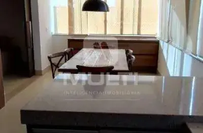 Cobertura com 3 quartos para alugar no Martins, Uberlândia 