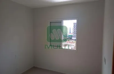 Apartamento com 3 quartos para alugar no Centro, Uberlândia 