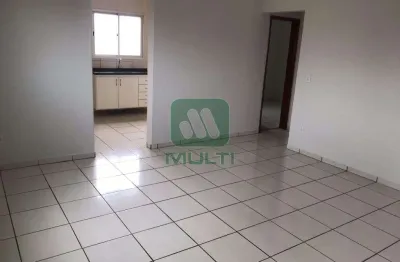 Apartamento com 2 quartos para alugar no Presidente Roosevelt, Uberlândia 