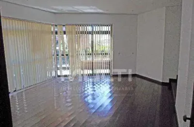 Apartamento com 3 quartos para alugar no Centro, Uberlândia 