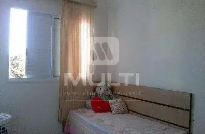 Apartamento com 3 quartos para alugar no Tubalina, Uberlândia 