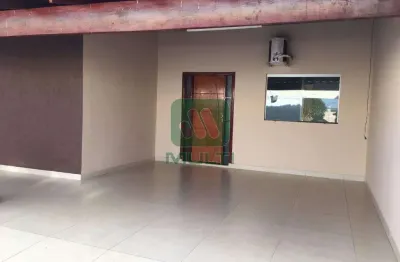 Casa com 3 quartos para alugar no Jardim Europa, Uberlândia 
