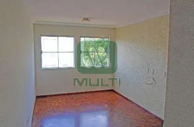 Apartamento com 3 quartos para alugar no Alto Umuarama, Uberlândia 