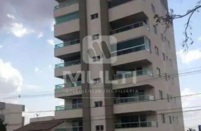 Apartamento com 3 quartos para alugar em Granada, Uberlândia 