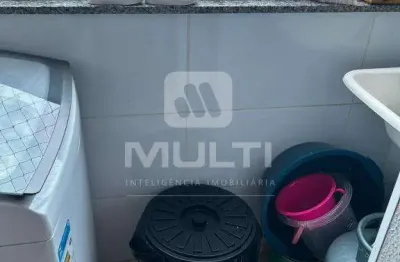 Apartamento com 2 quartos para alugar em Laranjeiras, Uberlândia 