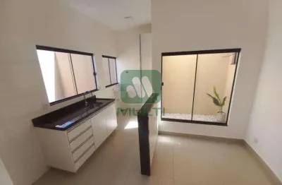 Casa com 2 quartos para alugar no Shopping Park, Uberlândia 